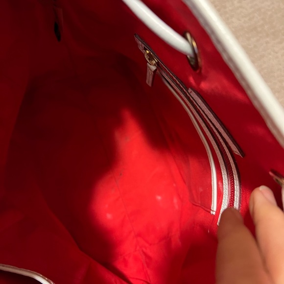 Doonie & Bourke bucket bag in white - Picture 9 of 11